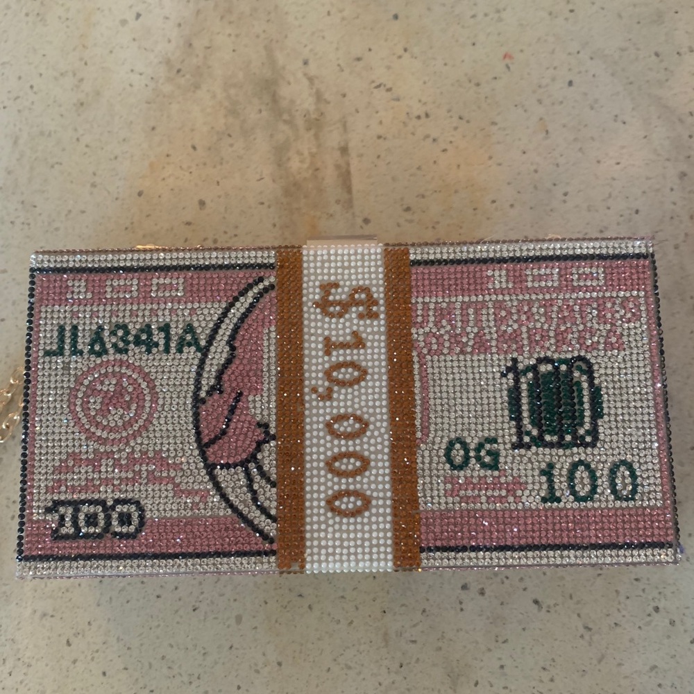 Pink diamond money purse